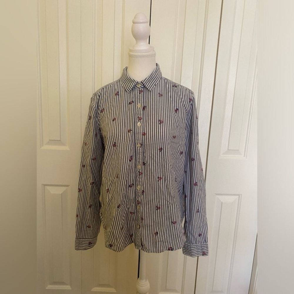 Bluenotes Boyfriend Fit Strip Button-Down
Blouse With Pink Flowers (M/M)